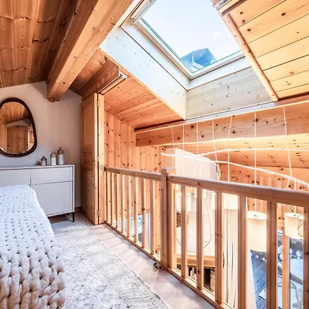 Kozi, Meribel - By Emerald